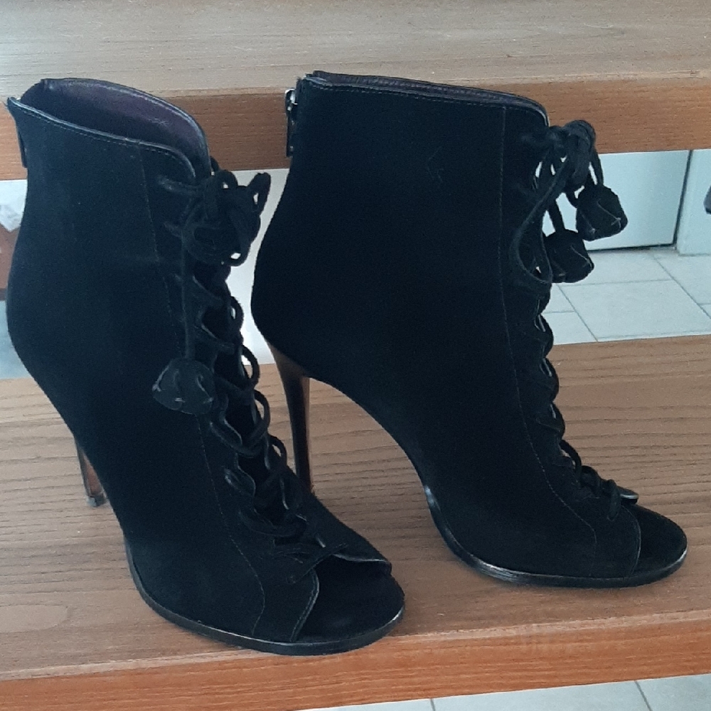 Coach🖤PREMIUM Black Suede HEELED Lace-Up PEEP-TOE BOOTIE Heeled BACK ZIP Sz 7.5 - Picture 3 of 11